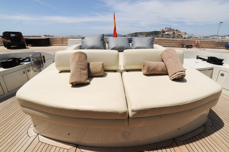 Sundeck of Azimut 68 Abril - Yacht in Ibiza