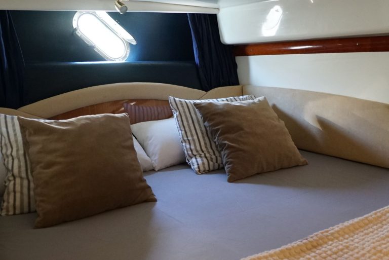 Cabin of Cranchi 41 New Cristina - Motorboat in Ibiza