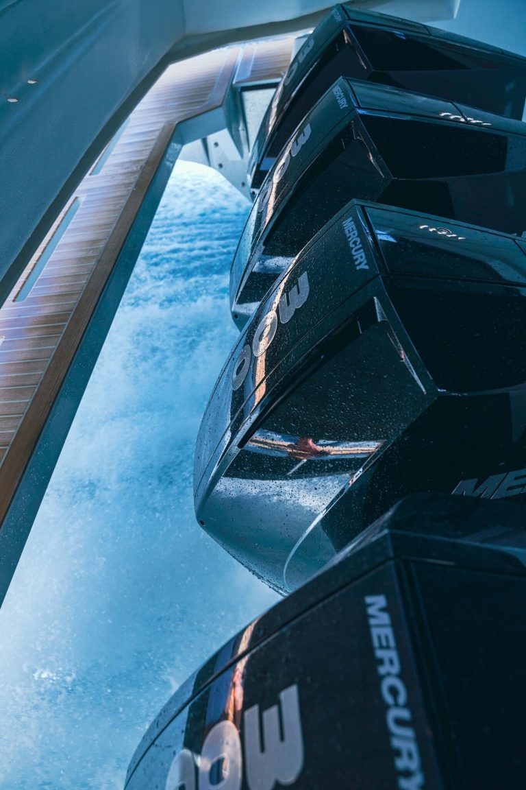 Engine of De Antonio D50 La Perla - Yacht in Ibiza