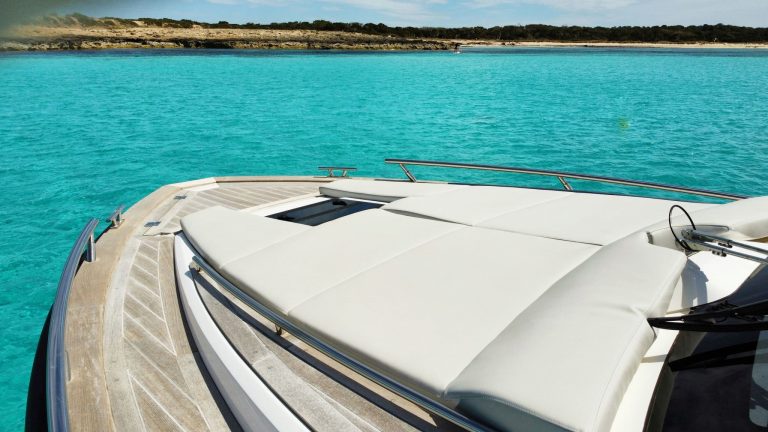 Sundeck of Focus Forza 37 Hug - Yacht in Ibiza