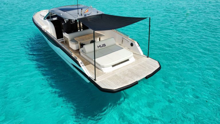 Awning of Focus Forza 37 Hug - Yacht in Ibiza