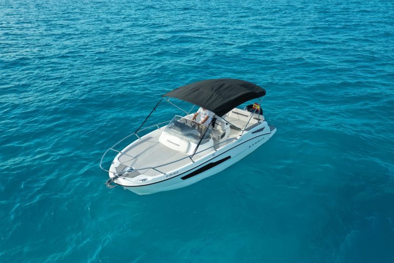 Bow of Karnic SL 602 Mareri - Motorboat in Ibiza