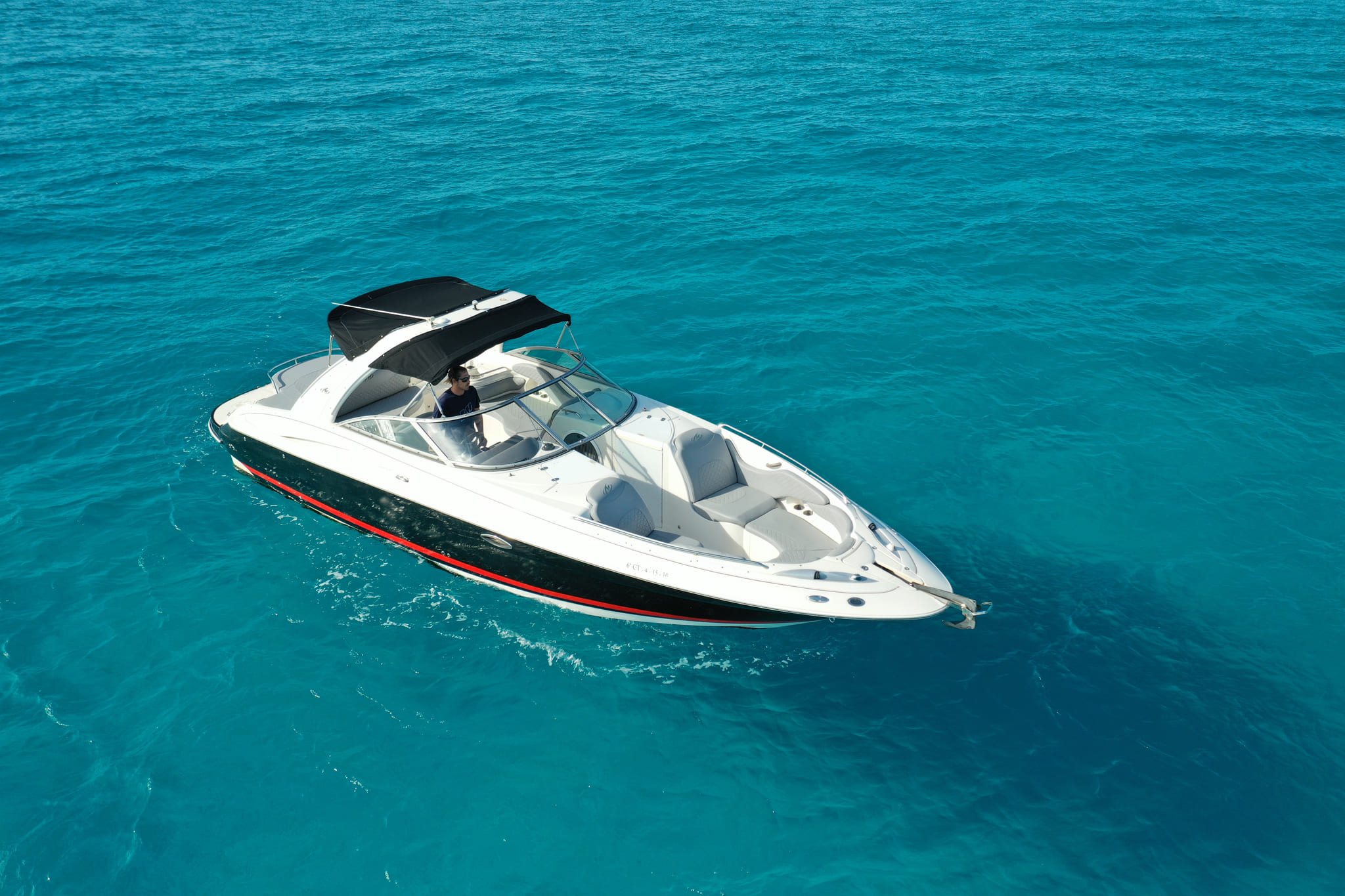 Starboard view of Monterey 298 Machine - Motorboat in Ibiza