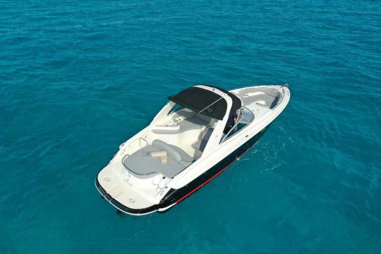 Sundeck of Monterey 298 Machine - Motorboat in Ibiza