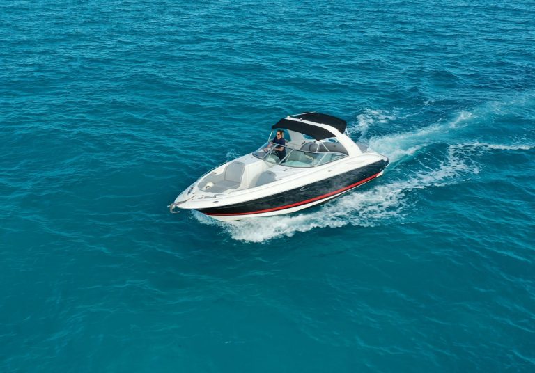 Sailing of Monterey 298 Machine - Motorboat in Ibiza