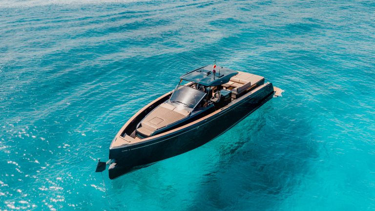 Bow of Pardo 50 Horizon - Yacht in Ibiza