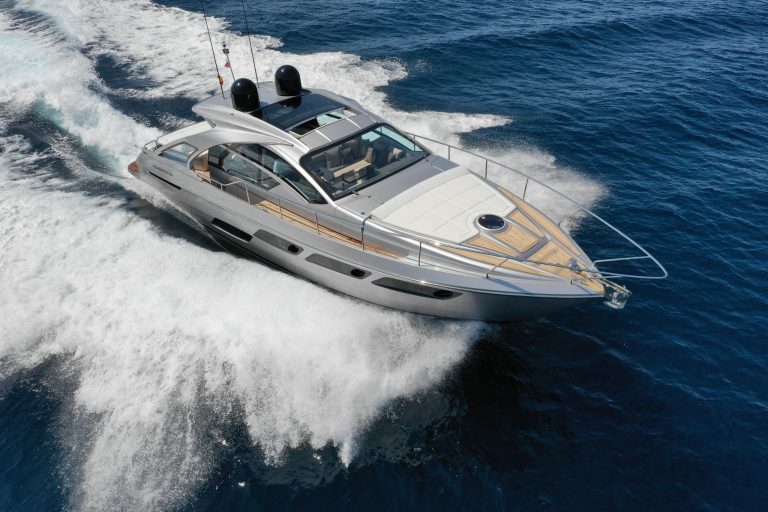 Sailing of Pershing 5x Remedy - Yacht in Ibiza