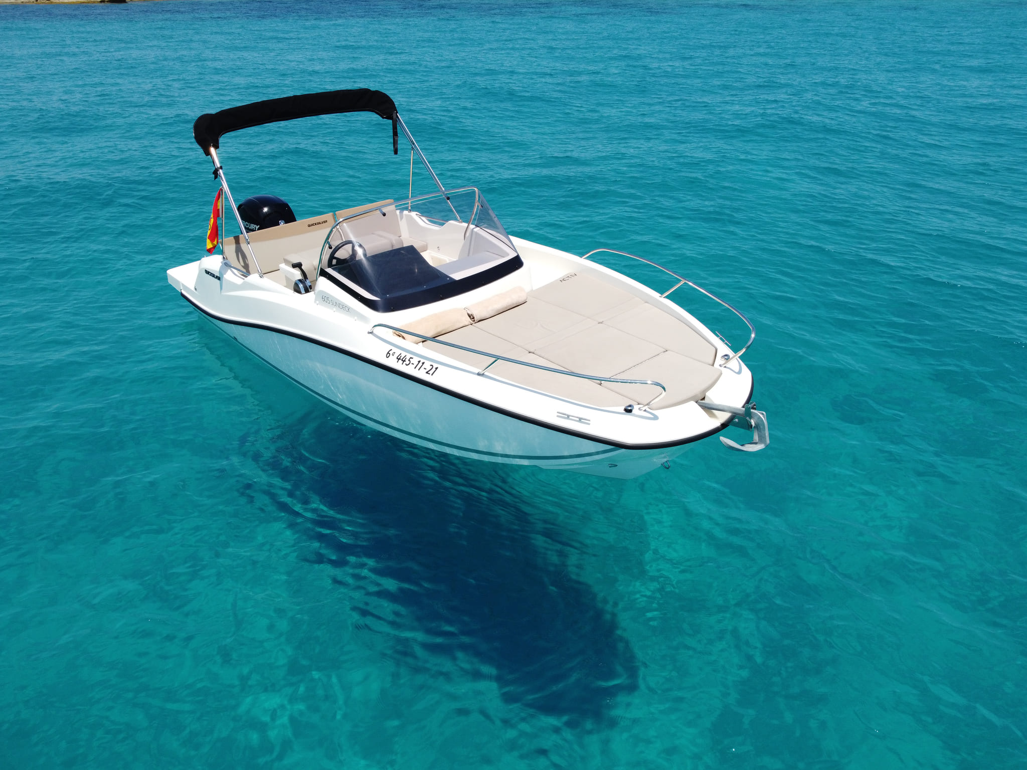 Bow sundeck of Quicksilver 605 Hang ten - Motorboat in Ibiza