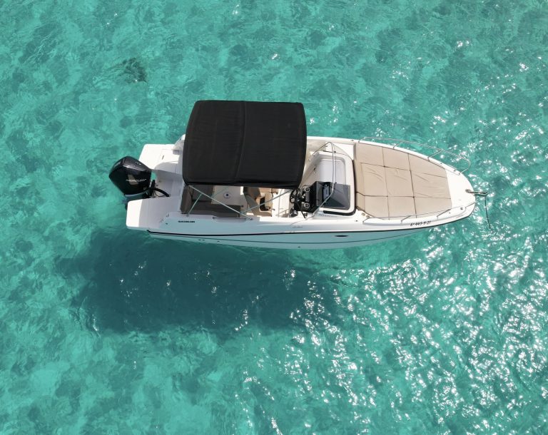 Awnig of Quicksilver Activ 755 Just do - Motorboat in Ibiza