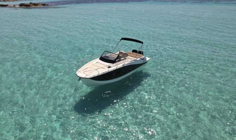 Bow of Quicksilver Activ 875 Sundeck Just feel - Motorboat in Ibiza