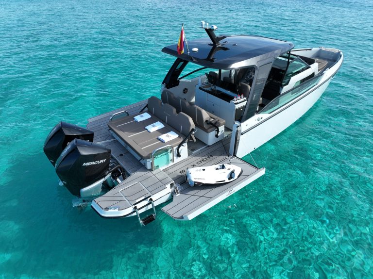 Stern of Saxdor 320 GTO Space of Ibiza - Motorboat in Ibiza