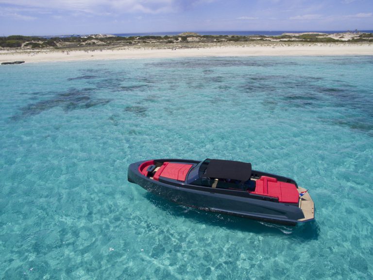 Port view of Vanquish VQ48 Lady Thunder - Yacht in Ibiza