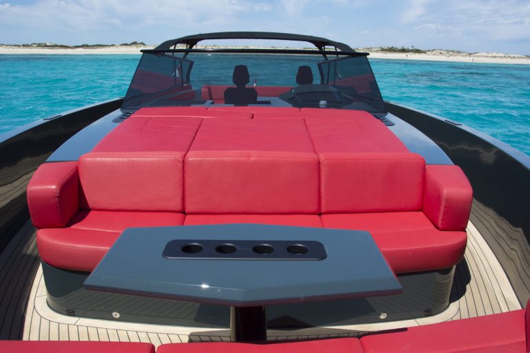 Bow sundeck of Vanquish VQ48 Lady Thunder - Yacht in Ibiza