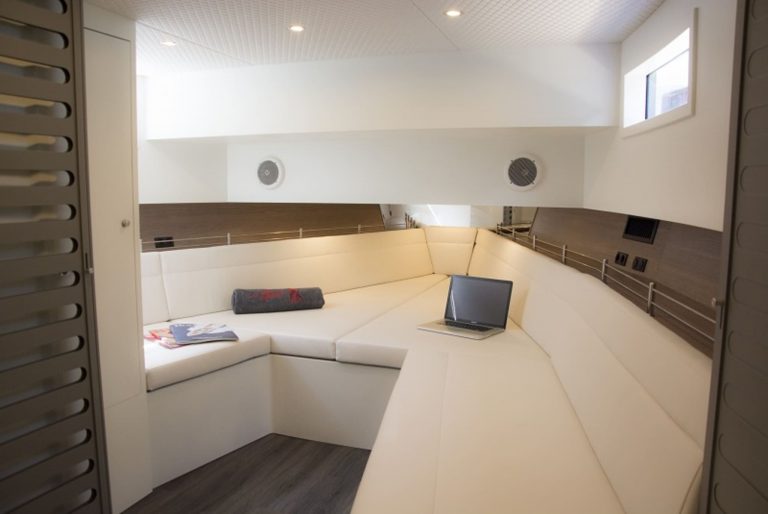 Cabin of Vanquish VQ48 Lady Thunder - Yacht in Ibiza