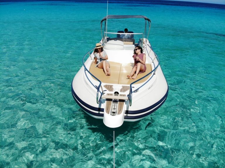 Bow of Capelli 900 Tempest Es imposible no puede ser - RIB in Ibiza