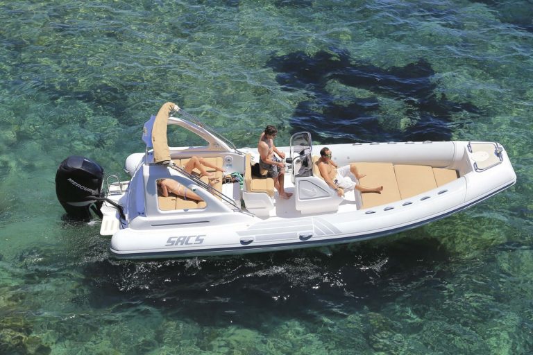 Starboard view of Sacs 25 Dream Luxe Peppa Pig - RIB in Ibiza