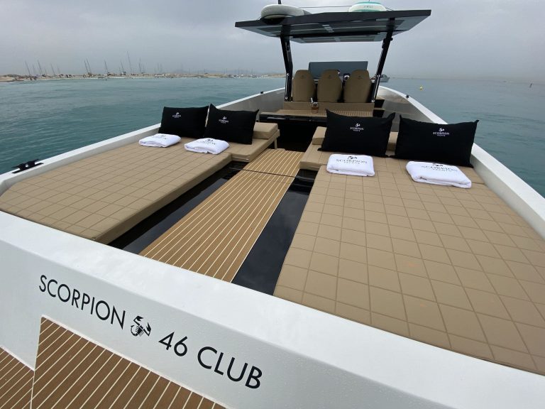 Sundeck of Scorpion 46 Freedom I - Yacht in Ibiza