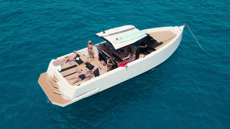 Stern of Scorpion 46 Freedom I - Yacht in Ibiza
