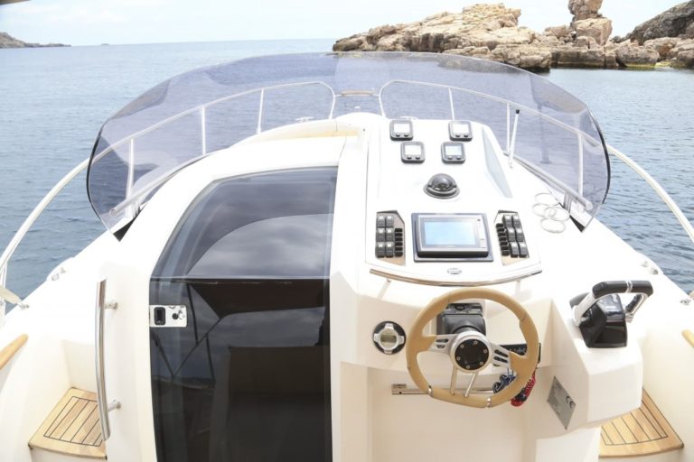 Rudder of Sessa Marine Key Largo 30 Permanent Sunglases - Motorboat in Ibiza