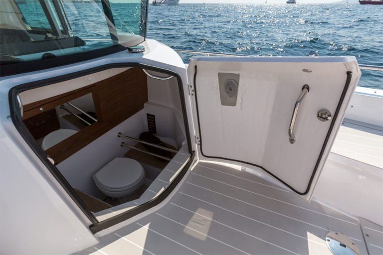 Deck of Axopar 28 Ohwo - Motorboat in Ibiza