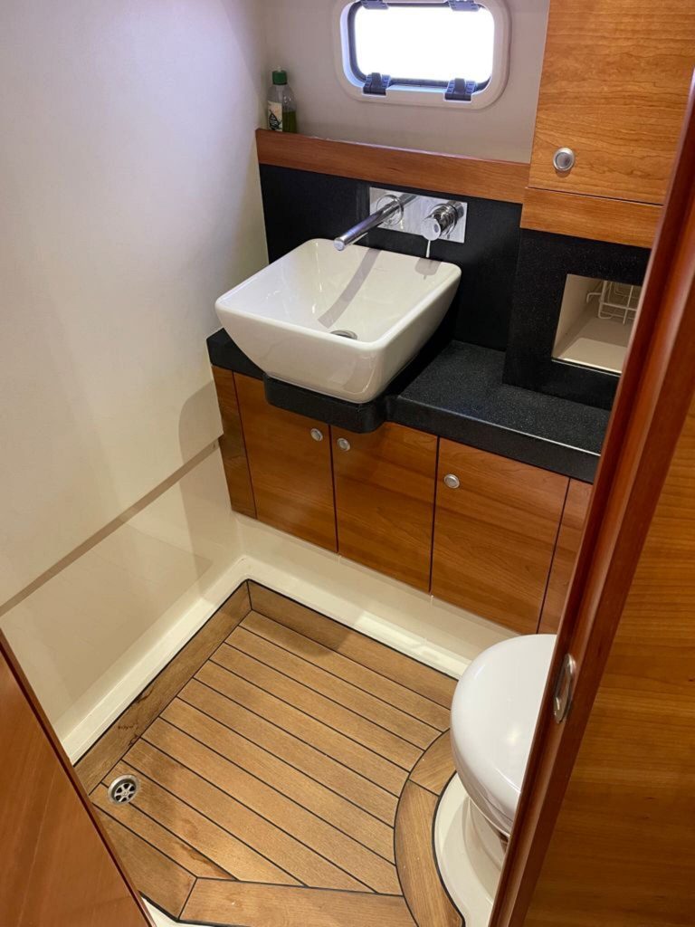 Bathroom of Fjord 40 Open A2 - Yacht in Ibiza