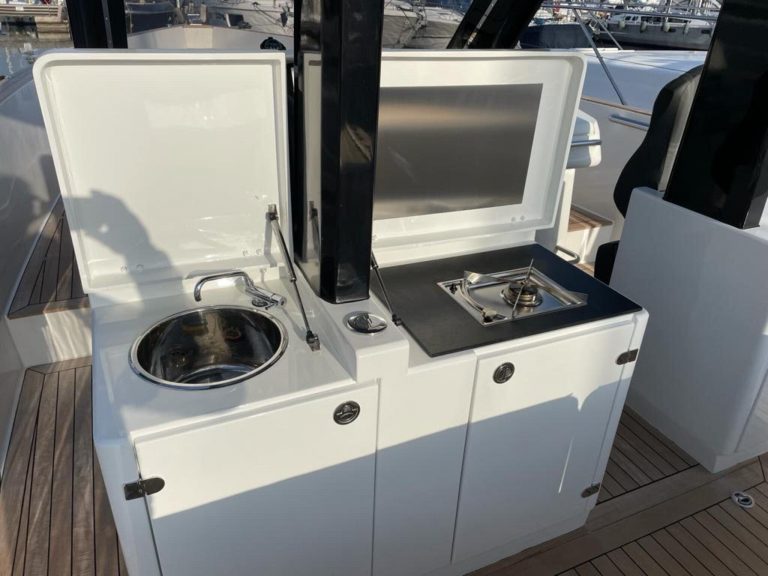 Kitchen of Fjord 40 Open A2 - Yacht in Ibiza