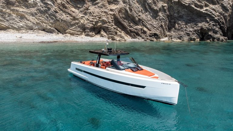 Starboard view of Fjord 48 Slice - Yacht in Ibiza