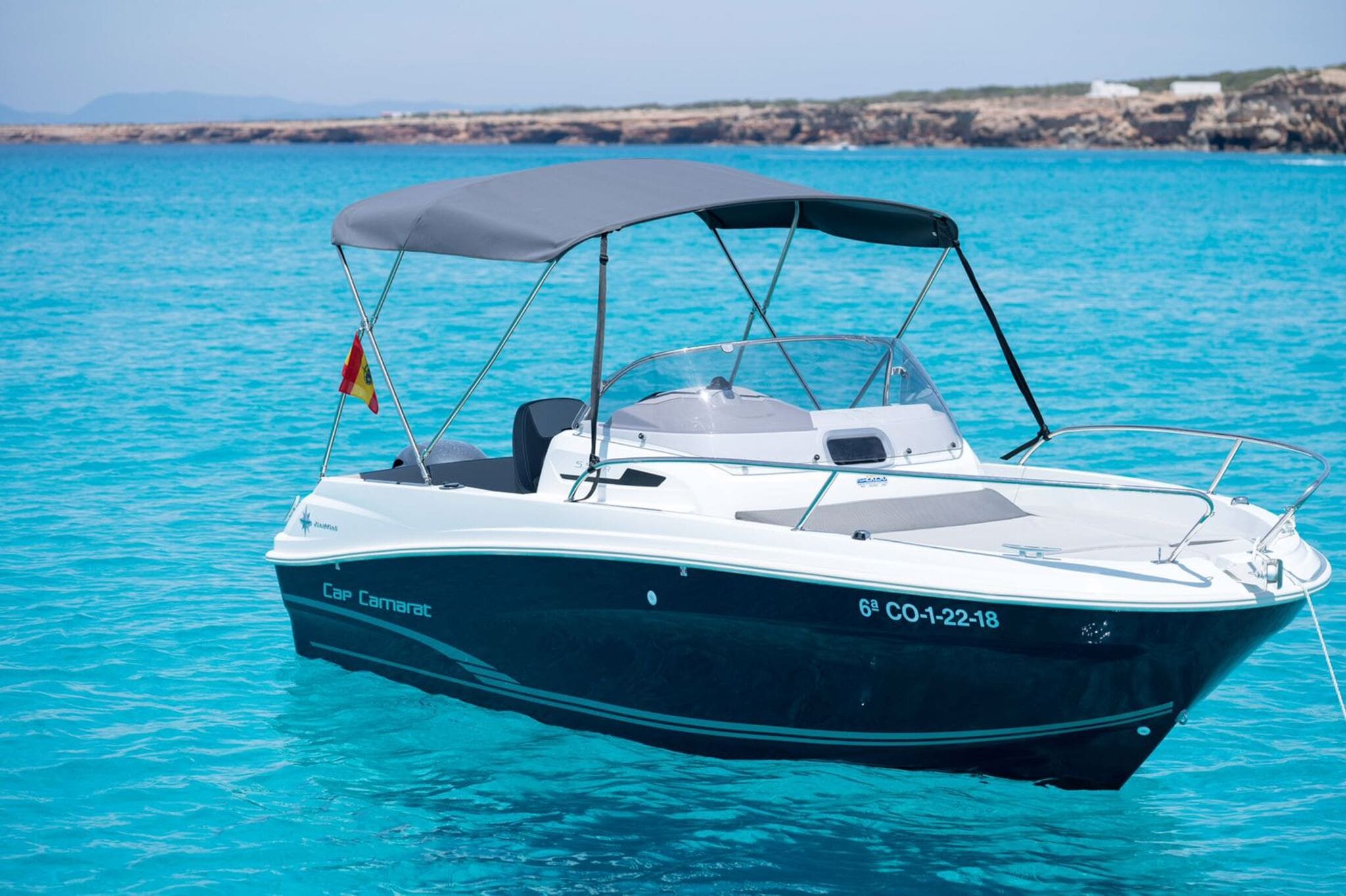 Starboard view of Jeanneau Cap Camarat 6,5 Descarada - Motorboat in Ibiza