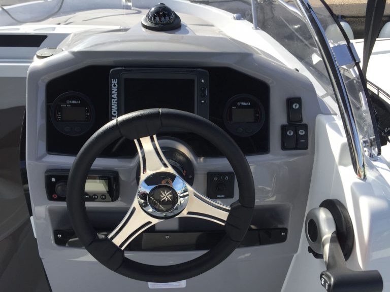 Rudder of Jeanneau Cap Camarat 6,5 Descarada - Motorboat in Ibiza