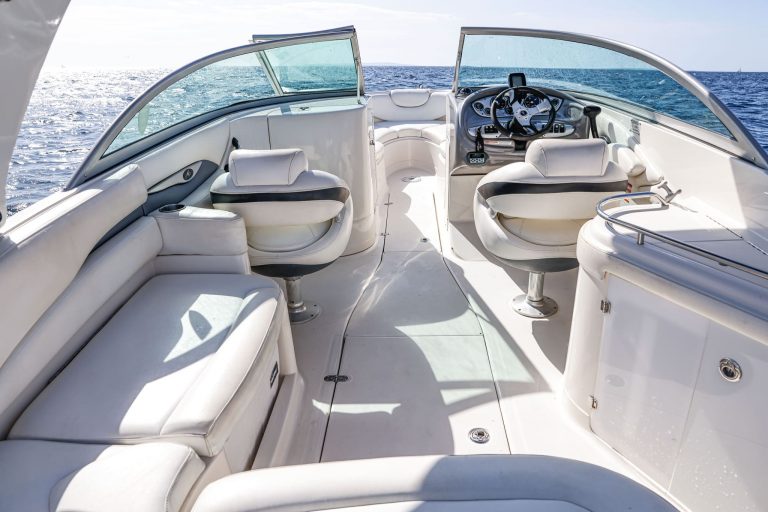 Rudder of Monterey 278 SS Xatona - Motorboat in Ibiza