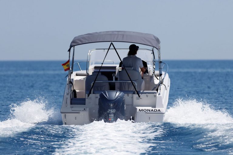 Stern of Pacific Craft 700 Sun Crusier Monada - Motorboat in Ibiza