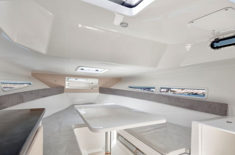 Cabin of Pacific Craft 700 Sun Crusier Monada - Motorboat in Ibiza