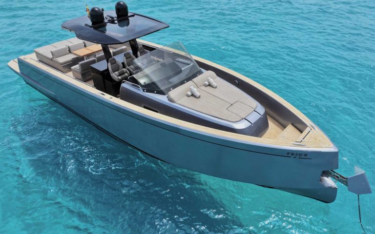 Bow of Pardo 43 2ofakind - Yacht in Ibiza