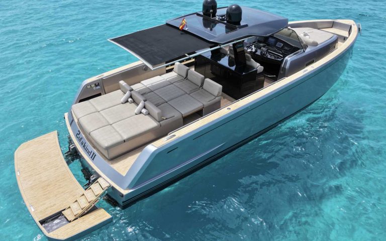 Sundeck of Pardo 43 2ofakind - Yacht in Ibiza