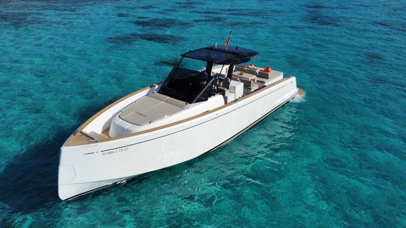 Port view of Pardo 43 Yume - Yacht in Ibiza