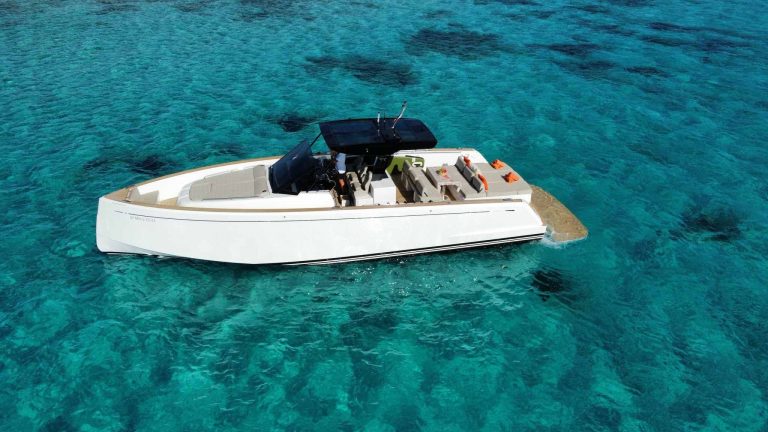 Port view 3 of Pardo 43 Yume - Yacht in Ibiza