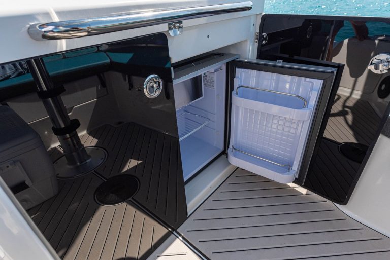 Fridge of Zodiac Medline 9 Mark I - Inflatable boat in Ibiza