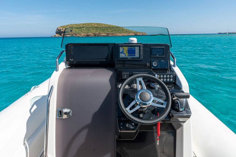 Rudder of Zodiac Medline 9 Mark I - Inflatable boat in Ibiza