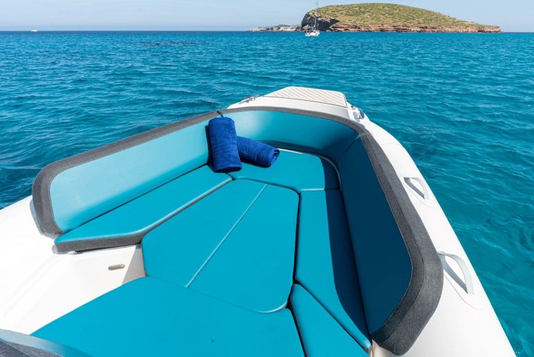Bow sundeck of Zodiac Medline 9 Mark I - Inflatable boat in Ibiza
