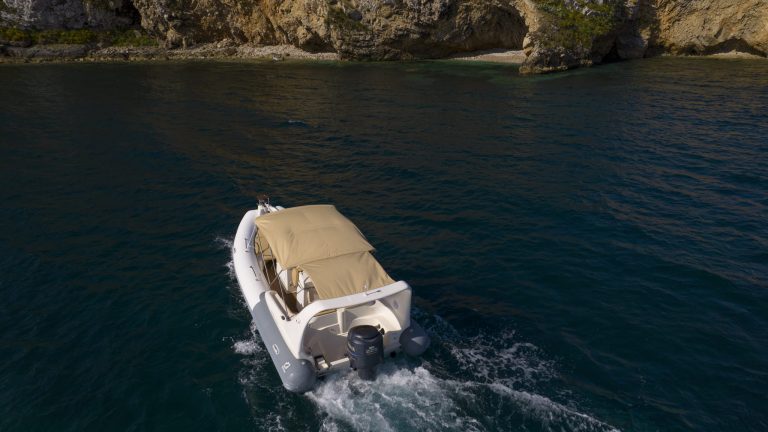 Stern of Zodiac Medline 3 Beya - Inflatable boat in Ibiza