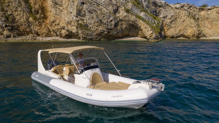Bow of Zodiac Medline 3 Beya - Inflatable boat in Ibiza