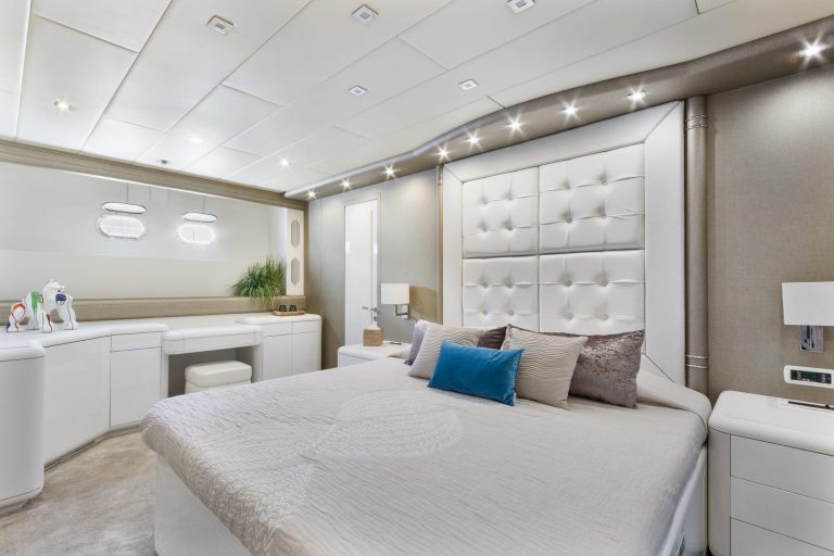 Cabin 2 of Mangusta 108 Belisa - Superyacht in Ibiza