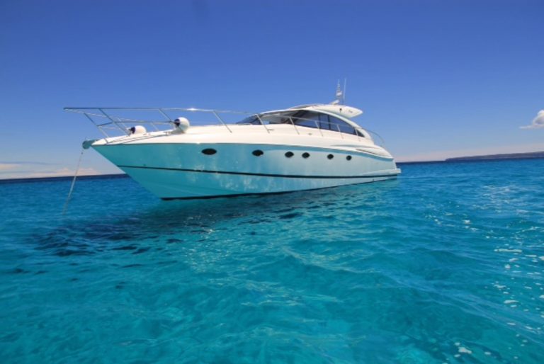 Bow of Princess V53 Manbero - Yacht in Ibiza