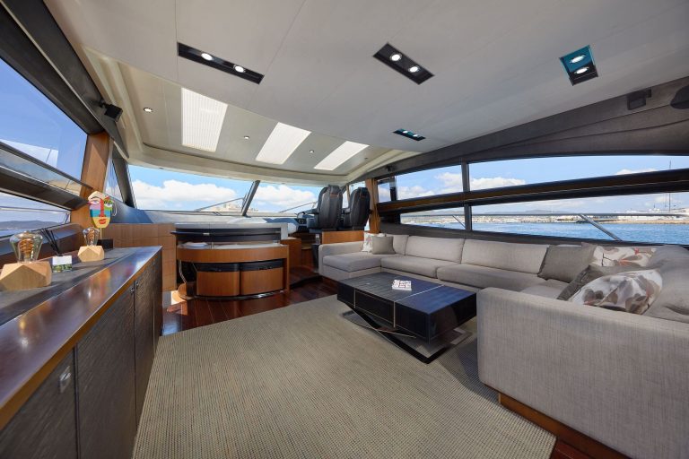 Lounge 2 of Princess V72 Ruby Tuesday - Yacht in Ibiza