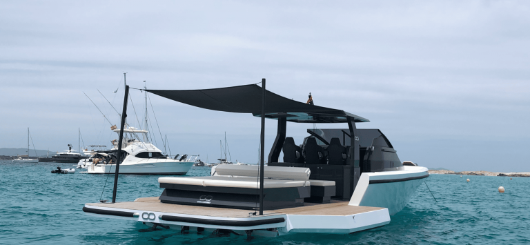 Stern of Seanfinity T4 Seanfinity - Yacht in Ibiza