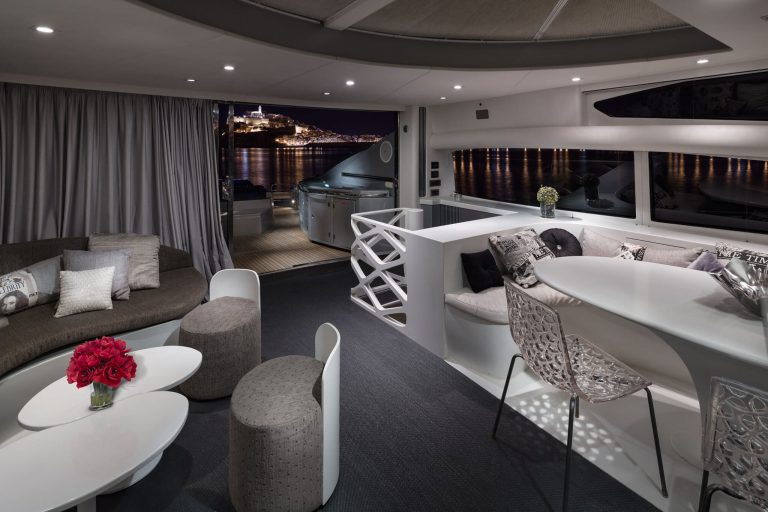 Lounge of Sunseeker Predator 82 Georgia - Superyacht in Ibiza