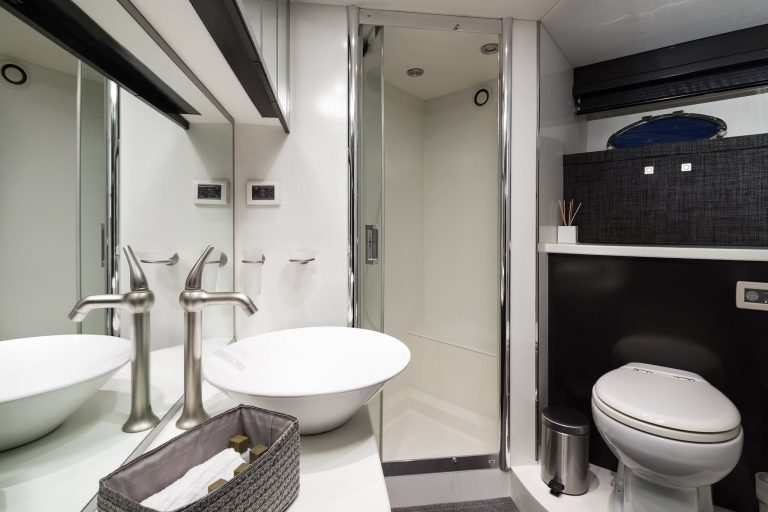 Bathroom of Sunseeker Predator 82 Georgia - Superyacht in Ibiza