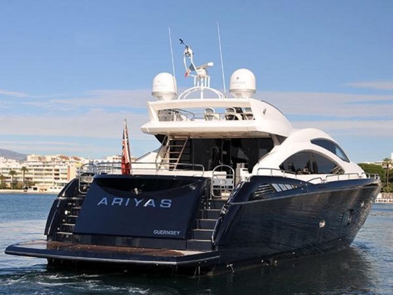 Stern of Sunseeker Predator 84 Ariyas - Superyacht in Ibiza