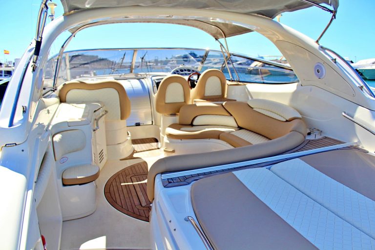 Cockpit of Cranchi 50 Beach Walk - Yacht in Ibiza