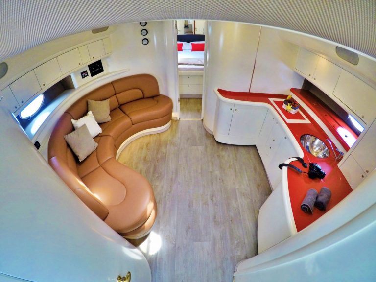 Lounge of Cranchi 50 Beach Walk - Yacht in Ibiza